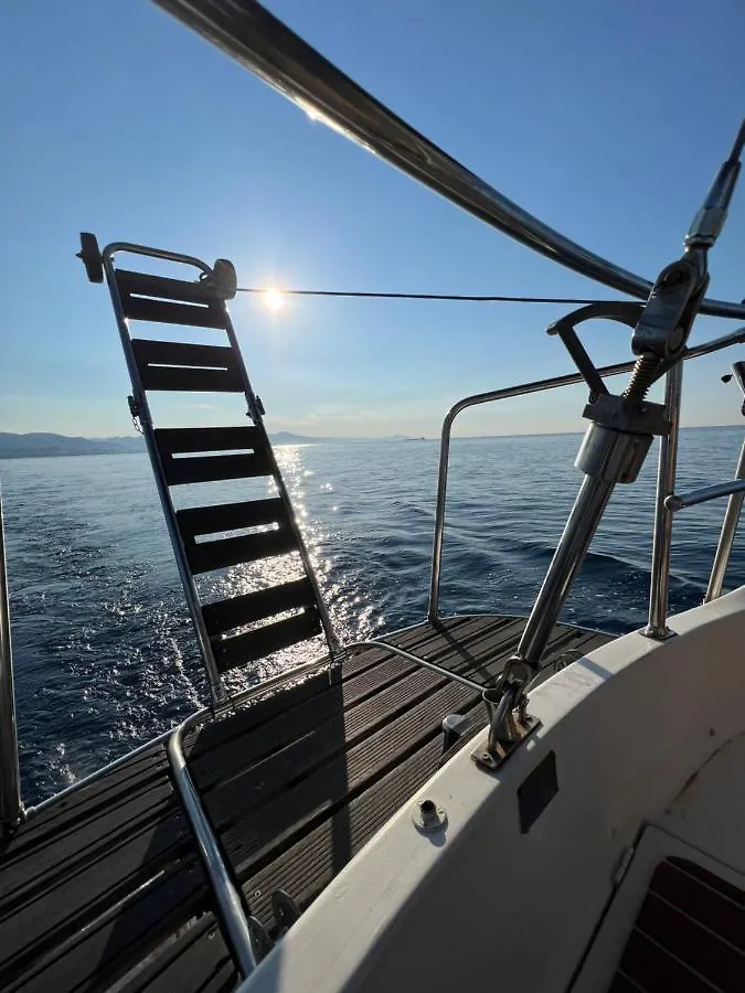 Botel il nido sull'acqua Hotel Genova Italia