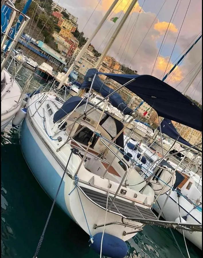 Botel il nido sull'acqua Hotel Genova