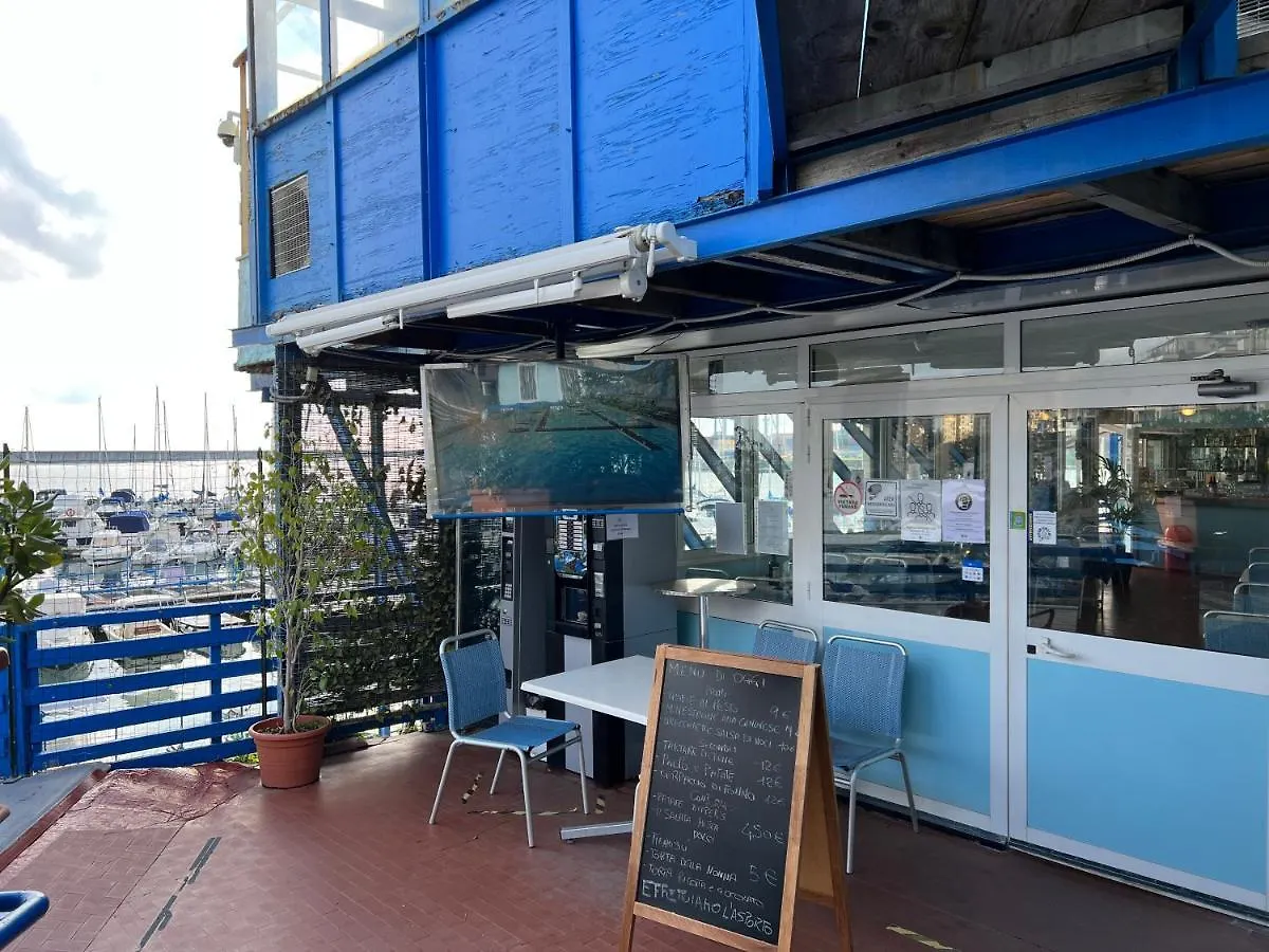 il nido sull'acqua Hotel Genova 0*,  Italia